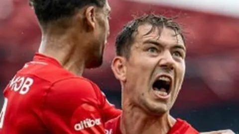 奥纳纳欧冠扑救次数本季33次领跑，与米尼奥莱齐头并进！