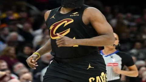 斯图加特打破僵局，吉拉西力斩对手独中靶心